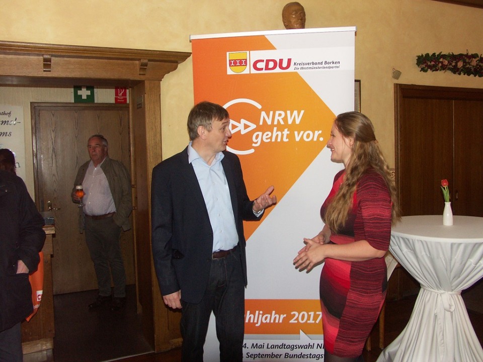 v. l.: Willi Korth (CDU-Landtagskandidat) und Sarah Gößling Vorstandsvorsitzende CDU-Gemeindeverband Raesfeld-Erle